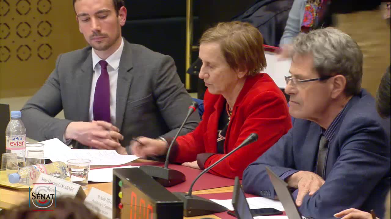 LEC - PPL information aux patientes sur la reconstruction mammaire en cas de mastectomie - Examen rapport et texte commission