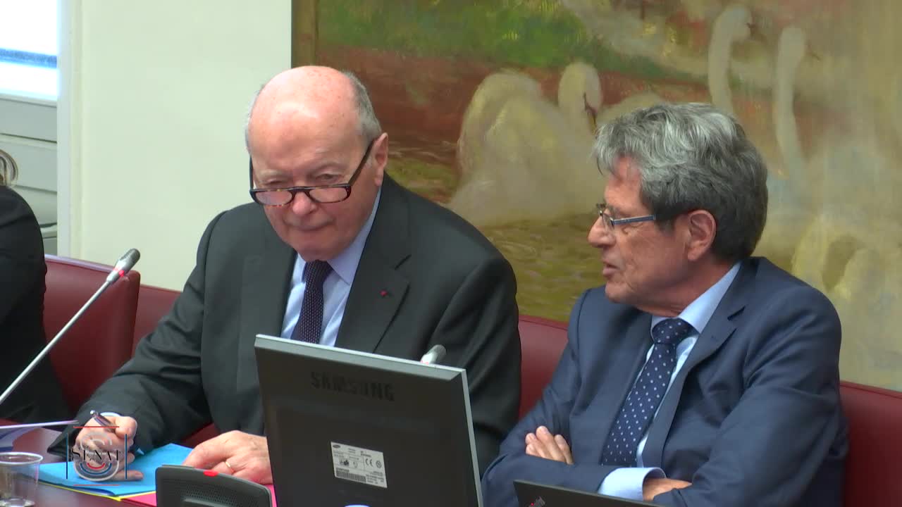 Audition de M. Jacques Toubon, défenseur des droits.