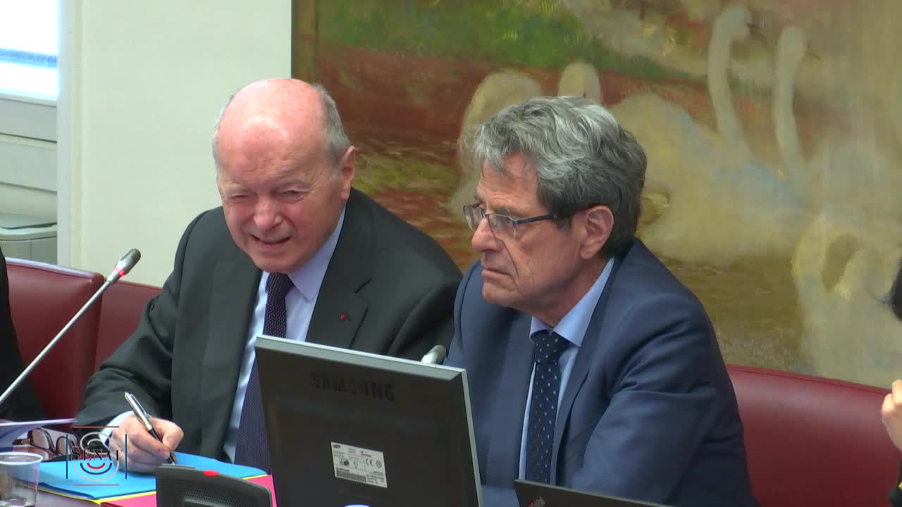Audition de M. Jacques Toubon, défenseur des droits.