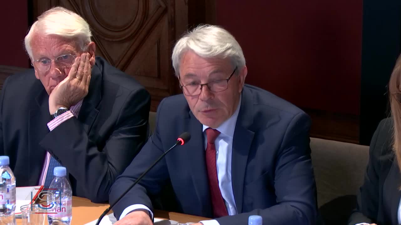 Auditions de M. Fabrizio Carboni, directeur Moyen Orient du Comité international de la Croix Rouge et de M. Louis Gautier, ancien SGDSN