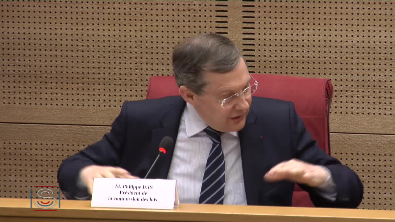Création traitement données à caractère personnel relatif aux passeports et CNI - Audition M. Bernard Cazeneuve, ministre