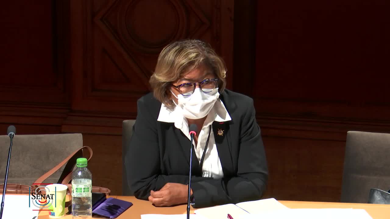 Table ronde ONG - Gestion des déchets dans les outre-mer