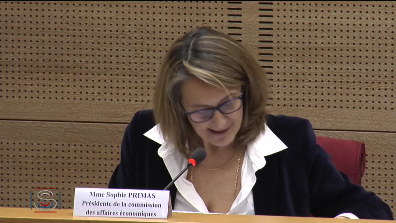 Table ronde rassemblant les acteurs de la distribution