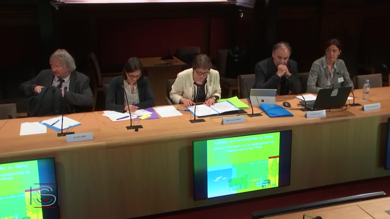 Audition de M. Claude CHAILAN et de Mme Alix COURIVAUD
