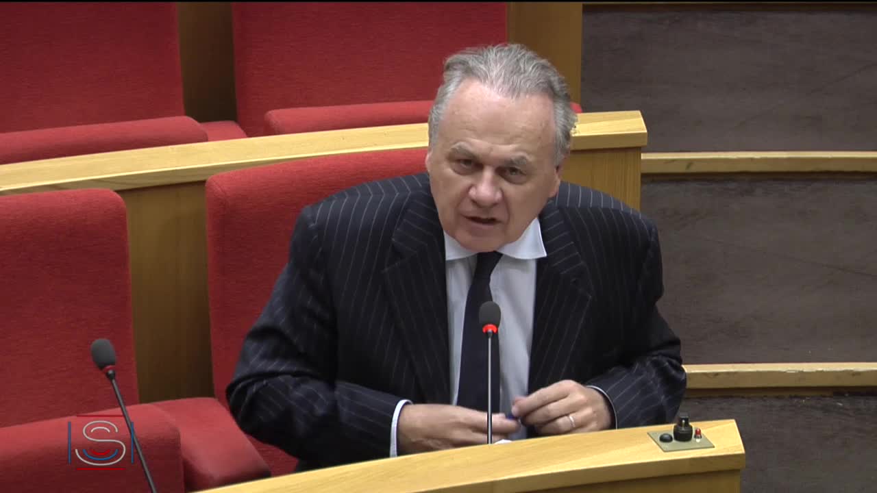 Table ronde avec MM. Pierre Cahuc, Christian Saint-Etienne et Jean-Hervé Lorenzi