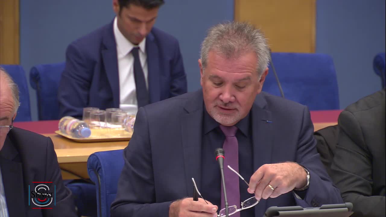 LEC - PPL visant à lutter contre l'exposition précoce des enfants aux écrans - Examen rapport et texte commission