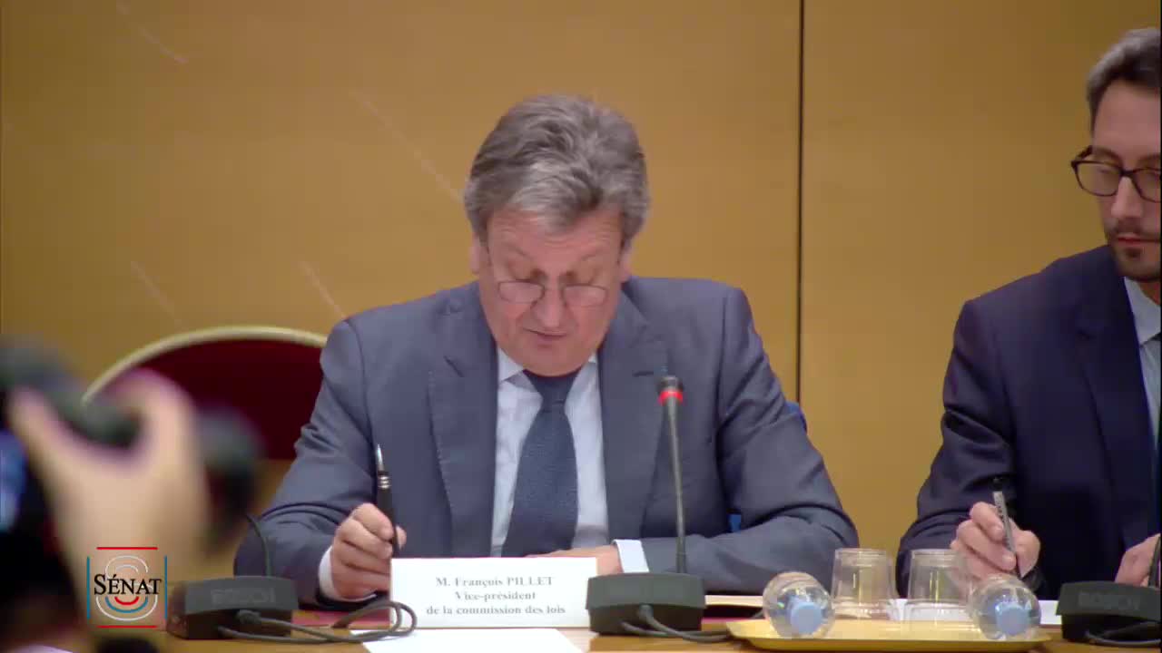 Article 13 de la Constitution - Audition de candidats proposés pour siéger, en tant que personnalités qualifiées, au Conseil supérieur de la magistrature