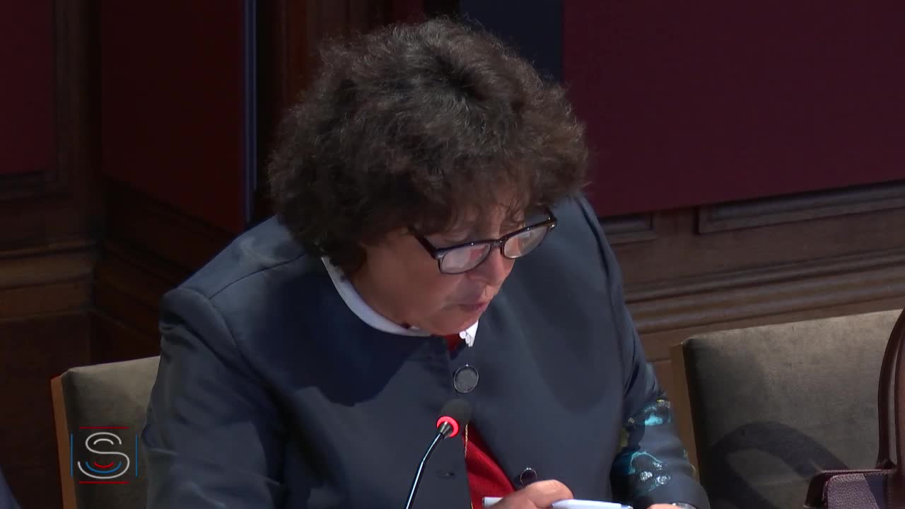 Audition de Mme Delphine Ernotte, présidente de France Télévisions, accompagnée de M. Walles Kotra, directeur exécutif chargé de l'outre-mer